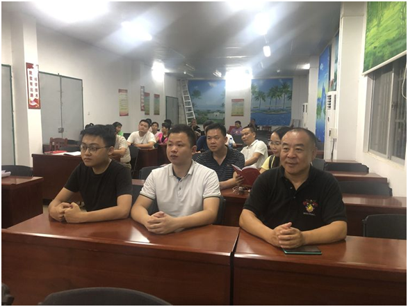 市金控公司組織觀看144期《脫貧致富電視夜?！饭?jié)目